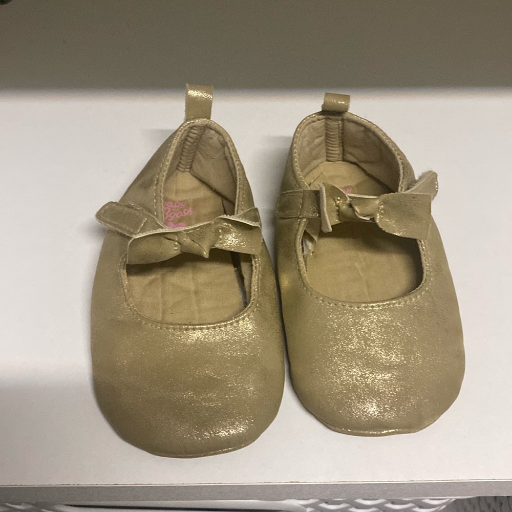 Toddler Gold shoes with bow